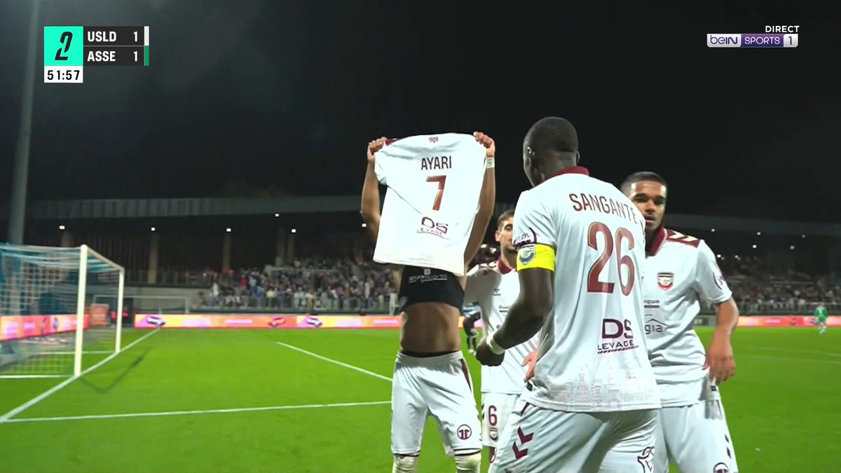 La merveille d'Ayari pour égaliser ! Quel but du crack de Dunkerque qui permet aux siens de revenir à hauteur de Saint-Étienne !