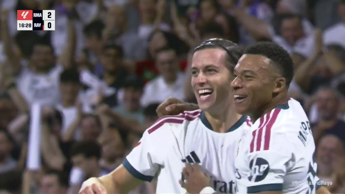 Real Madrid with a wonderful team goal finished off by Álvaro Carreras 🔥