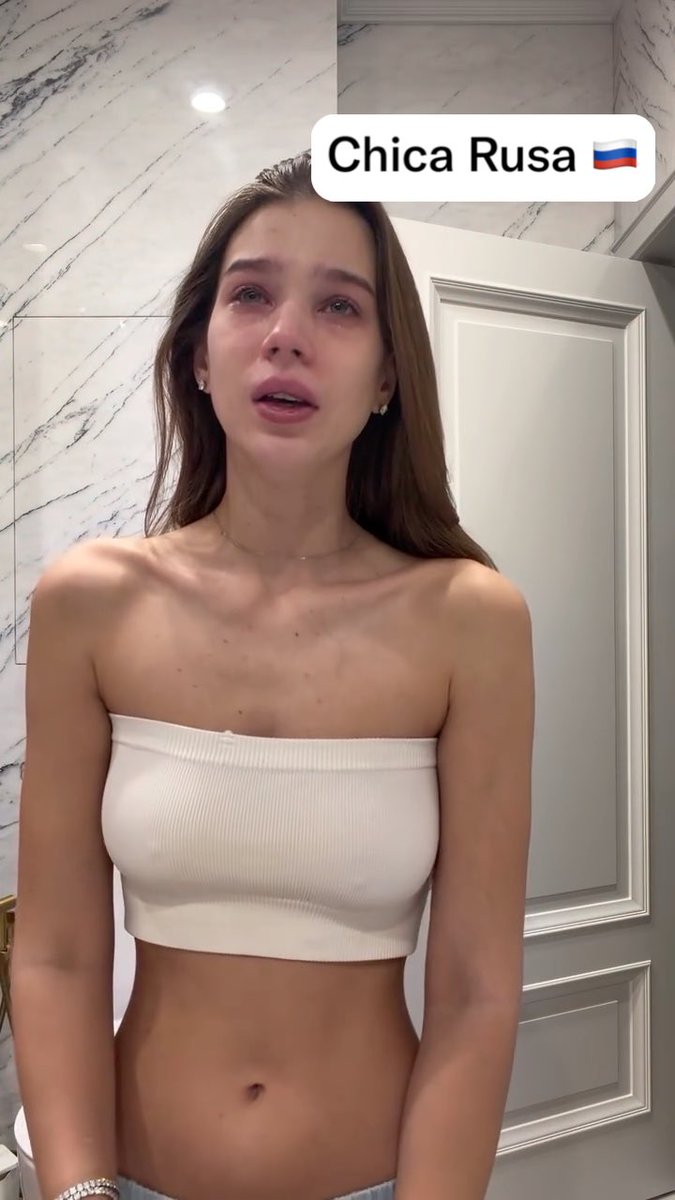 Soy una chica rusa 🇷🇺 de 22 años y estoy cansada que los estándares de belleza sean muy altos en mi país y que sea considerada poco atractiva 😕 lo cual me genera dificultades para conseguir un buen marido