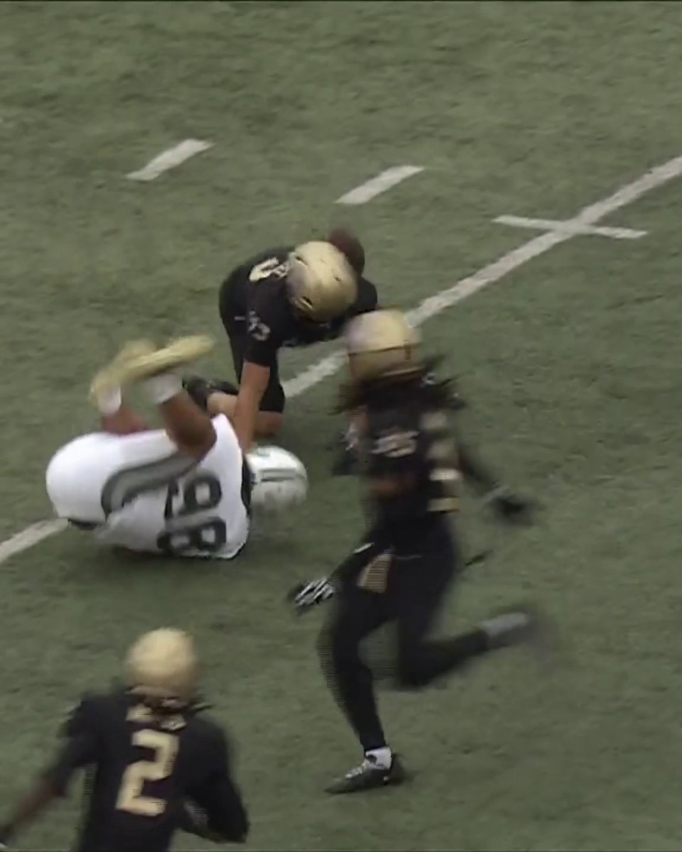 Its very mean to keep posting this from different angles but its also kinda cool. Footballs back