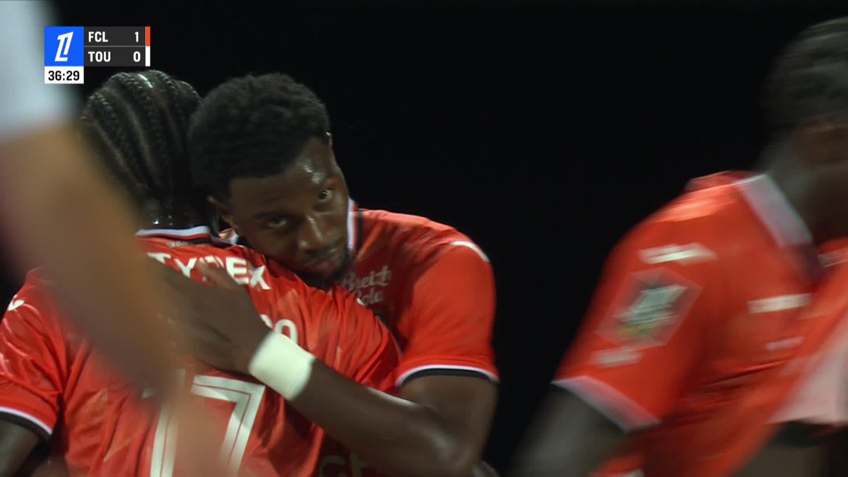 Le premier but de Noah Mbamba en Ligue 1 McDonald's 😍🇨🇩 Le FC LORIENT 🐟 fait le break en deux minutes face à Toulouse ! 🔥 #FCLTFC
