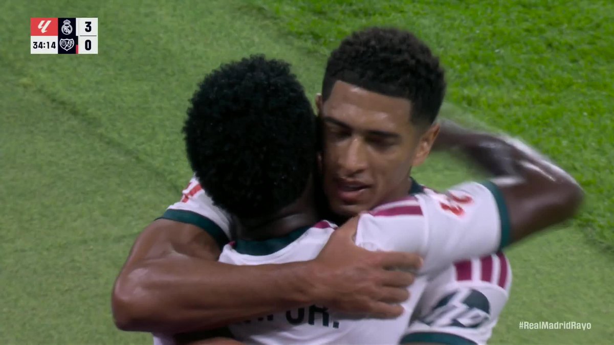 Jude Bellingham gives Vini Jr. a kiss on the forehead after he assisted him ❤️