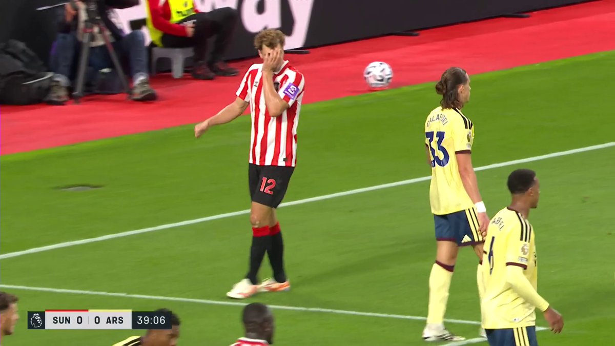 Mikel Arteta receives a yellow card for stepping out of the technical area 😅 📺 Stream with TNT Sports on HBO Max