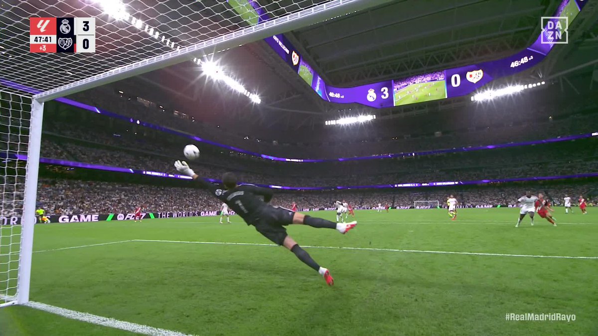LO DE PEDRO DÍAZ ES UNA LOCURA 🤯🔥 Vaya dos golpeos en el Bernabéu para meter al Rayo en el partido ⚡ #LALIGAenDAZN⚽️