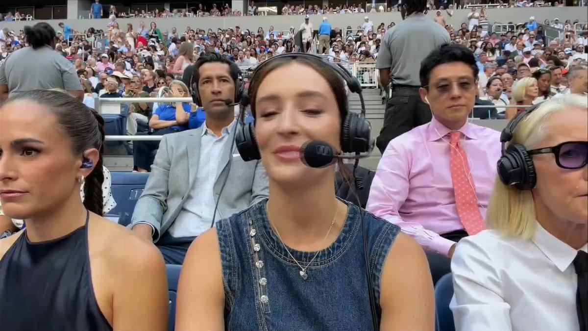 "I just lost my head" 🤯 Brad Pitt is in the house for Sabalenka vs Rybakina ✨