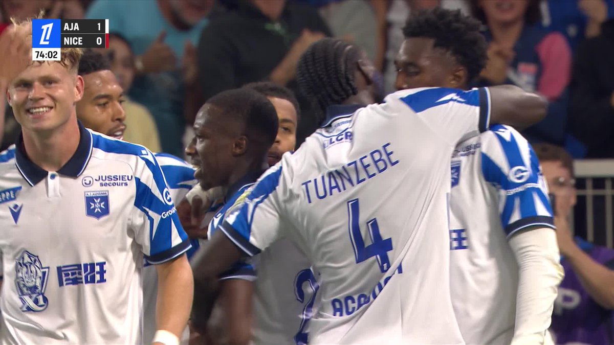 La finition PARFAITE de Cameron Archer 🏴🔥 L'AJ Auxerre ouvre le score à l'Abbé-Deschamps 🏟️ #AJAOGCN