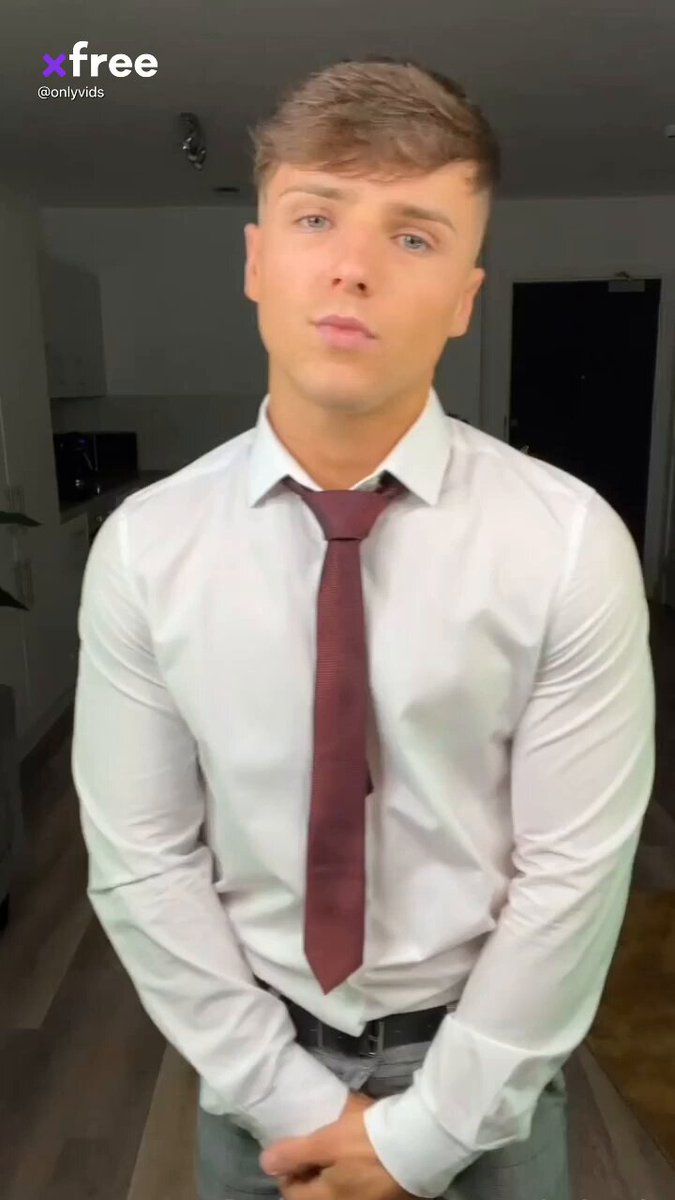 Just beating meat like crazy and he is not even trying to hide it. #gay #gayporn #nude #GayLand #nsfw #porn #twink #gaypornstar #pornstar #guypornstar