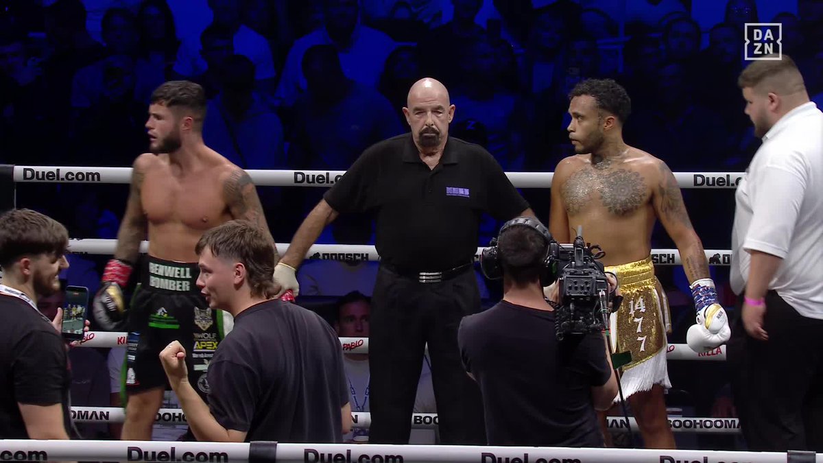 HEADBUTT! 😳 The ref stops the fight after Joe Laws nails Harley Benn with a headbutt in round one 🤯 #McCannBigStacks | LIVE NOW on DAZN ▪️