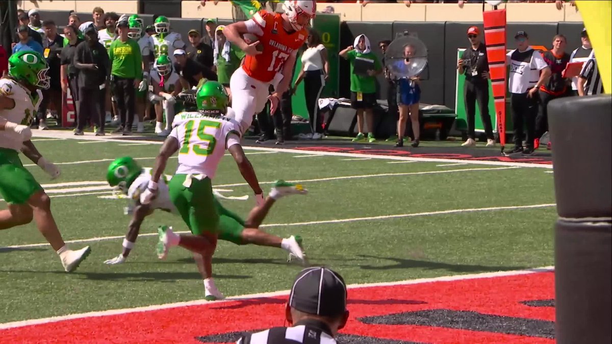 DREW MESTEMAKER, ARE YOU SERIOUS?!?! Oklahoma State is back in front!