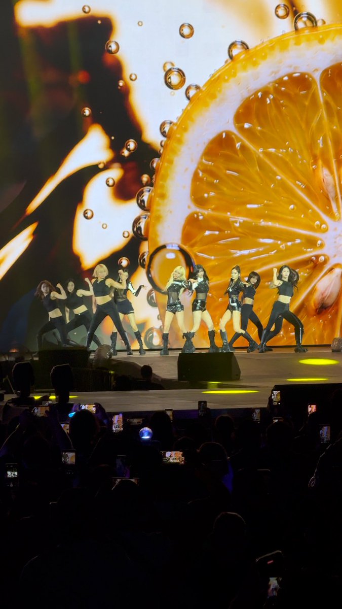 aespa performs 'LEMONADE' on their 'SYNK : COMPLæXITY Tour' in Mexico City.