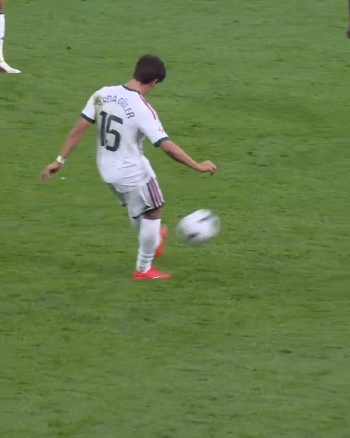 El pase de Arda Gรผler... ๐ RealMadridRayo | LALIGAEASPORTS | LALIGAHighlights