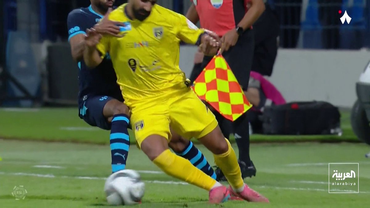 عصام عبدالفتاح لـ #في_المرمى: كان يجب على الحكم إلغاء هدف #الهلال الثالث لوجود مخالفة في وسط الملعب 📺 شاهدوا الحلقة الكاملة من هنا: