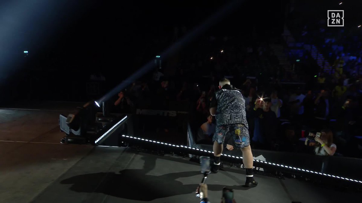 Jordan McCann has gotta be the first man to ever rap his way to the ring 😅 #McCannBigStacks | LIVE NOW on DAZN ▪️