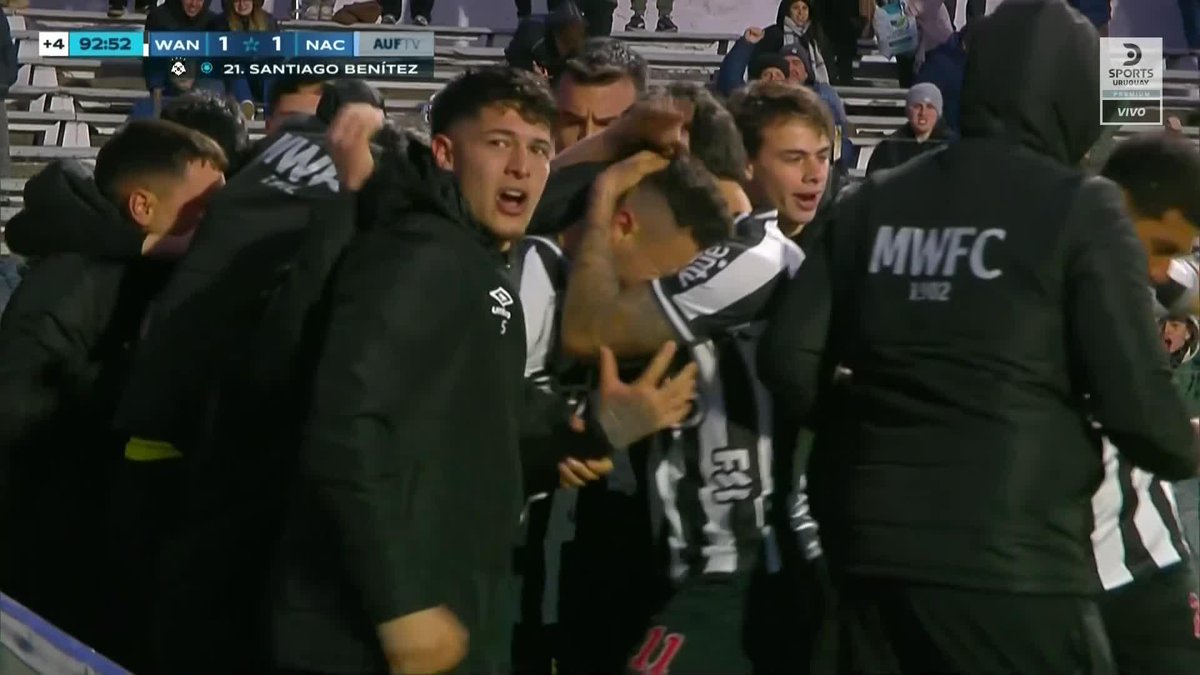 ¡¡TREMENDO GOLAZO AGÓNICO DEL BOHEMIO!! Sobre el final del partido en el Viera, Santiago Benítez sacó un impresionante remate que se colgó en el ángulo para el 1-1 ante Nacional. #LigaUruguayaEnDSPORTS