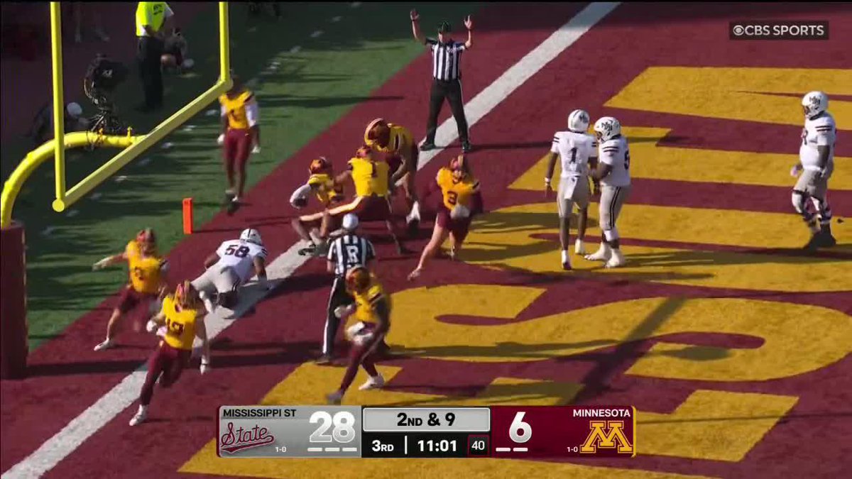 "Just what they needed." 🗣️🎙️ Minnesota's defense provides the team's first TD of the day. Watch on CBS