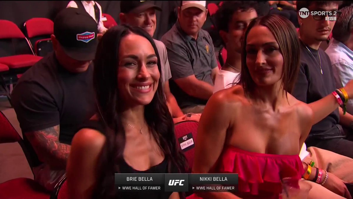 The stars are out tonight! The Bella Twins 💃 Tracy Cortez 👊 Mackenzie Dern 🏆 #NocheUFC | Stream TNT Sports on HBO Max