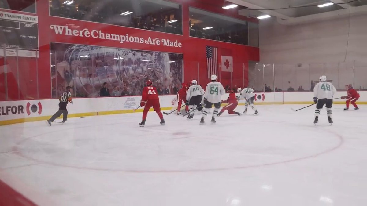 Kiiskinen cleans up a Carter Bear rebound🎥