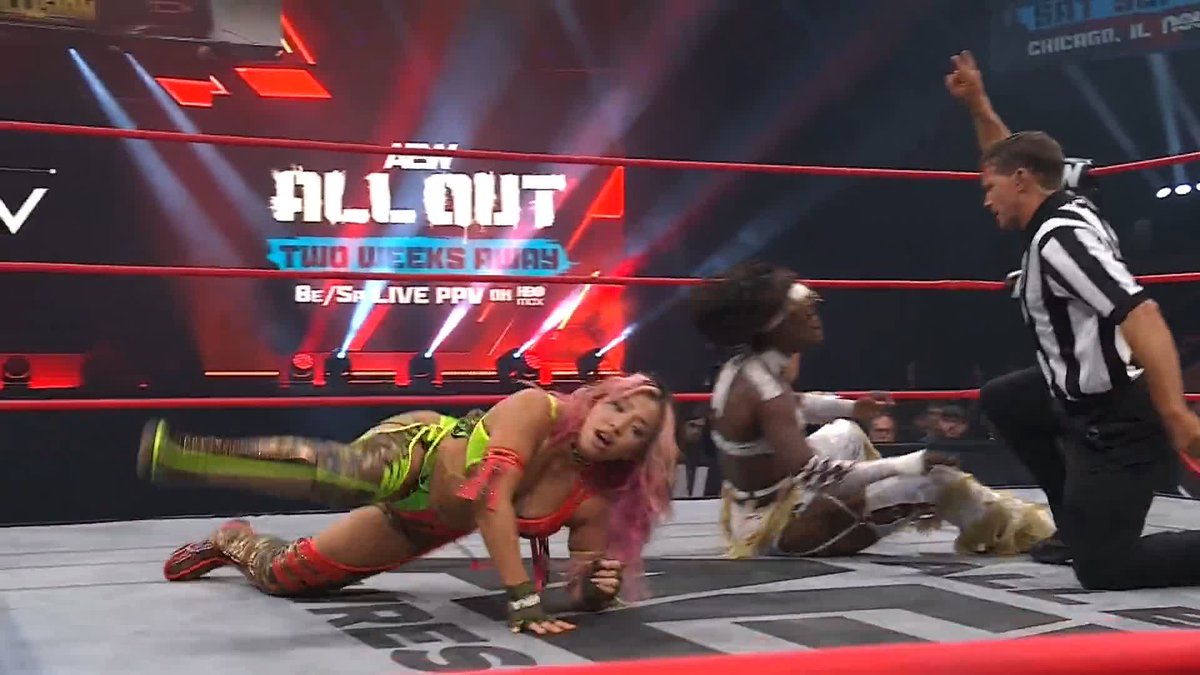 "You don't think I can take @WillowWrestles' smile away, Paul Wight? You want me to take yours?!" Don't disrespect The CEO Big D Moné! Watch #AEWCollision LIVE on TNT &amp; HBO Max
