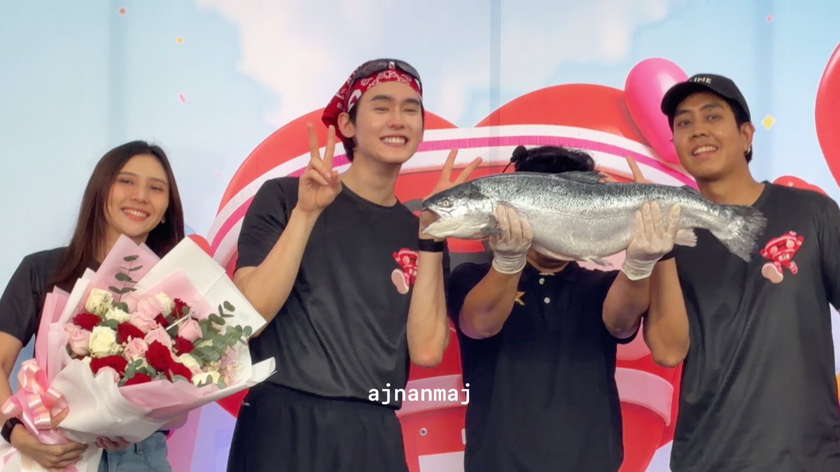 อะไรใหม่ ๆ มาก555555555555555555 ผู้บอมอบช่อดอกไม้และปลาแซลม่อนนนนน ความเริ่ดดด แม็คโครแจ่มมากกก RAKMAK RUN X BOOK #MakroxBookKasidet #kasibook #MakroRakMakRunxBookKasidet
