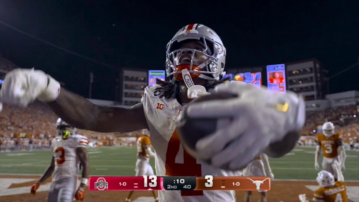 WHEN YOU NEED A SCORE, CALL FOUR ☎️ Circled Jeremiah Smith before the Ohio State TD heading into the half 🔥
