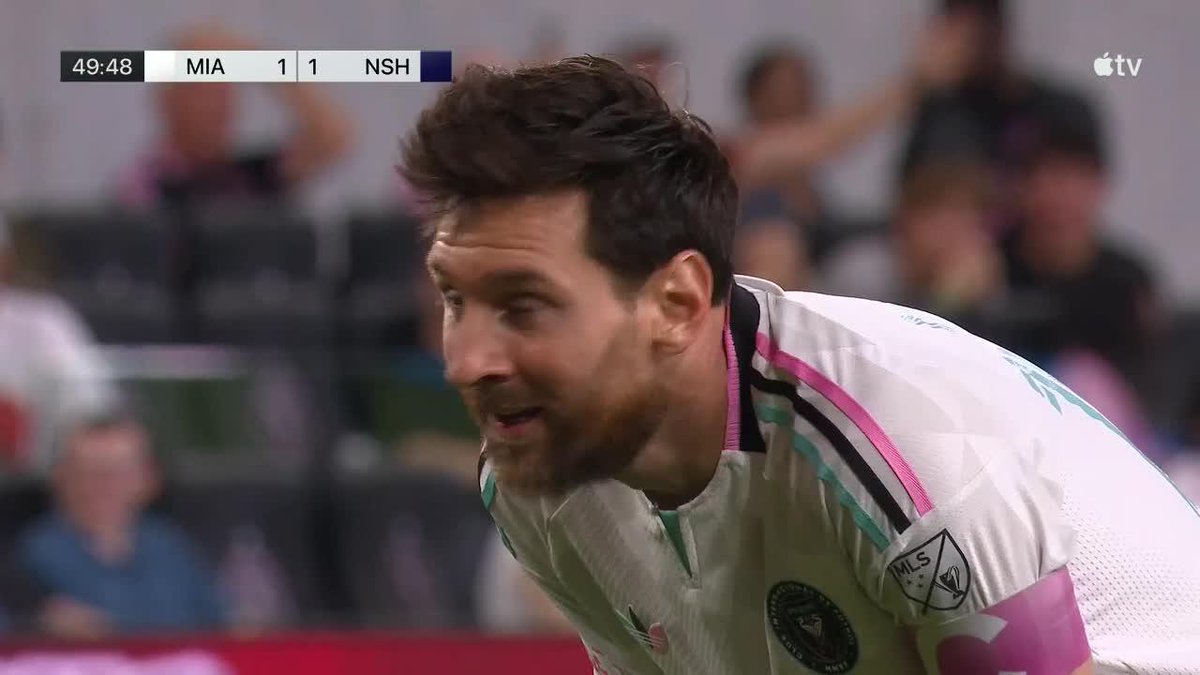 ¡MERECÍA SER GOL...! Leo Messi reventó el travesaño en la igualdad en 2 del Inter Miami y Nashville SC en la #MLS. 📺 Major League Soccer on Apple TV