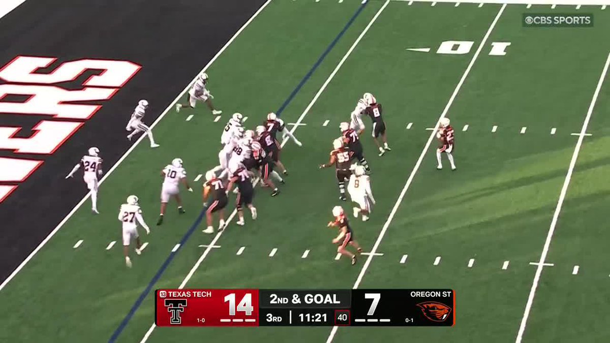 TOUCHDOWN PASS TO THE QB!