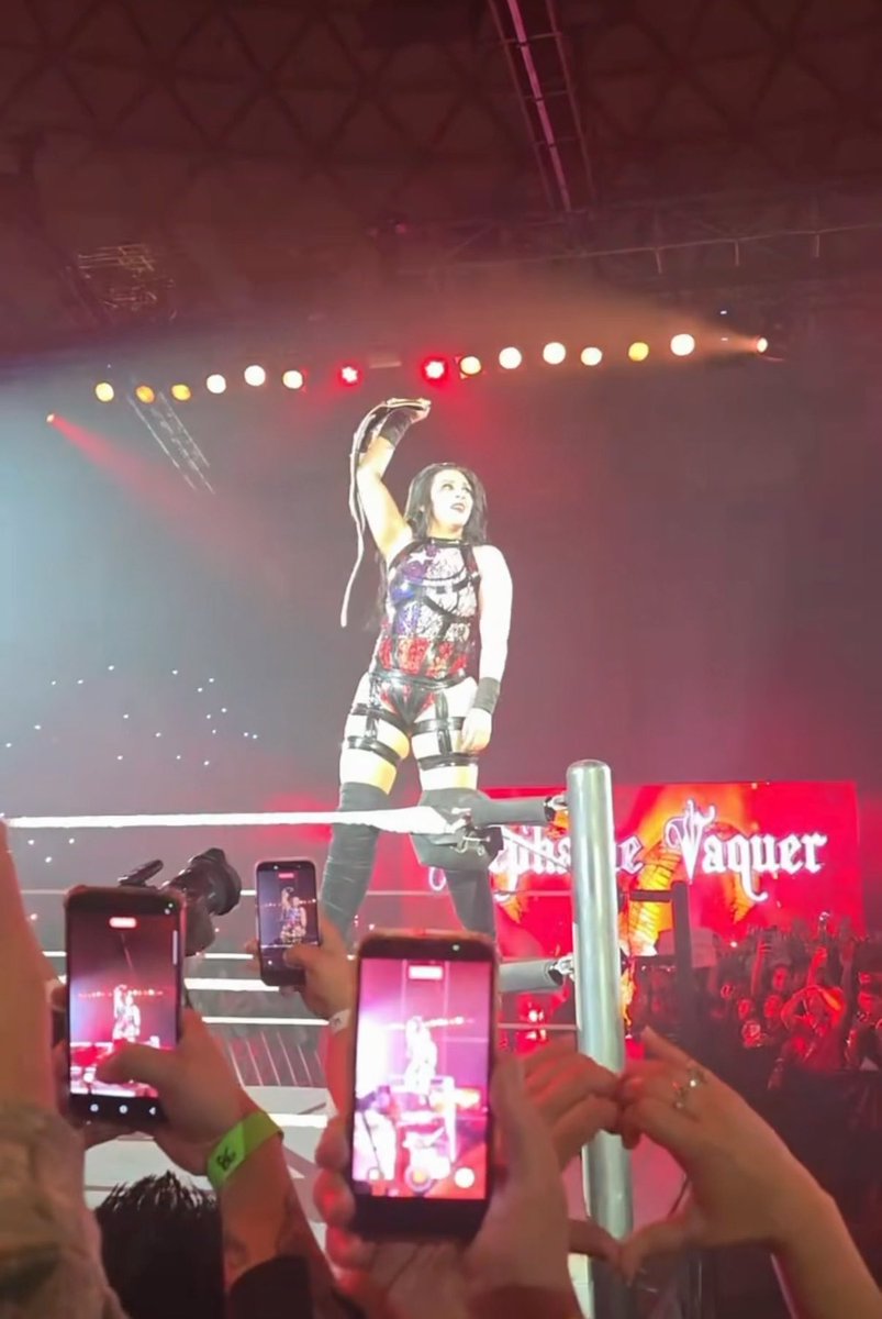 Stephanie Vaquer in tears as she holds up her newly won Women’s World Championship. One of the most unreal moments of the year. #WWESantiago