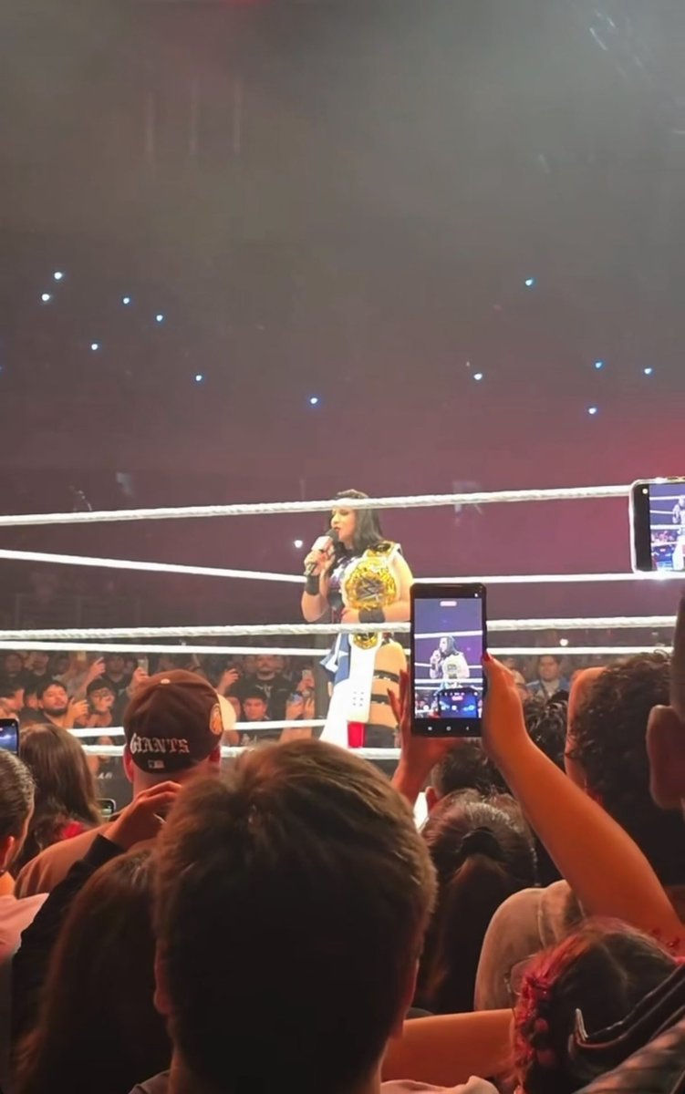 Stephanie Vaquer’s after winning the WWE Women’s World Championship: “Your dreams are Possible” ❤️ #WWESantiago
