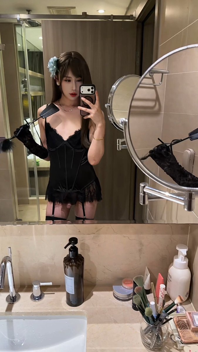 充值前：好男孩 充值后：很高兴为您服务🥵