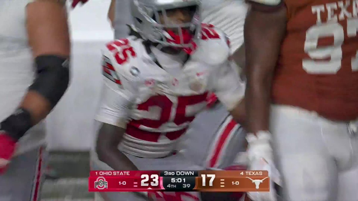 THE KICK IS WIDE LEFT 🤯 TEXAS GETS THE BALL BACK DOWN 6 🍿 📺 ABC and the ESPN App