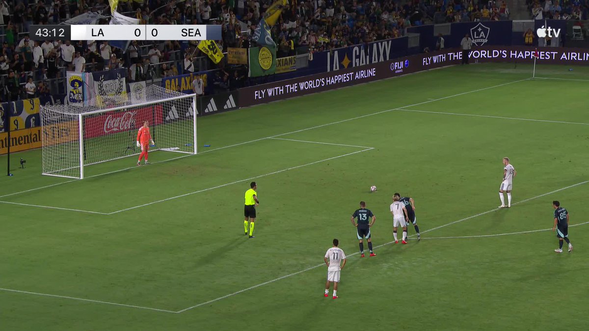 Clinical from the spot. 🎯 Marco Reus gives LA Galaxy the lead just before halftime. 📺 Apple TV: