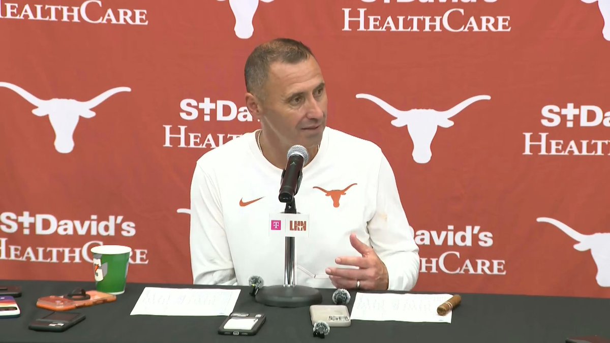 "It was with him kind of saying, screw it, you know, let's just go back to letting it rip." Sark on what he saw out of Arch in the second half. #HookEm