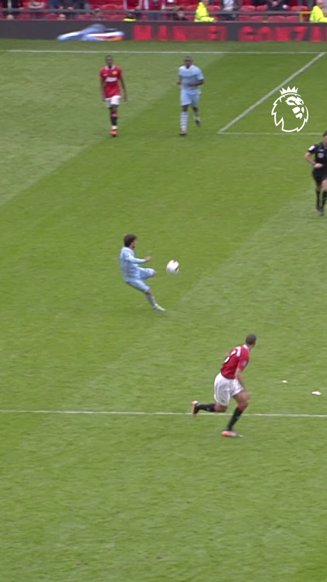 David Silva with a special assist 😮💨
