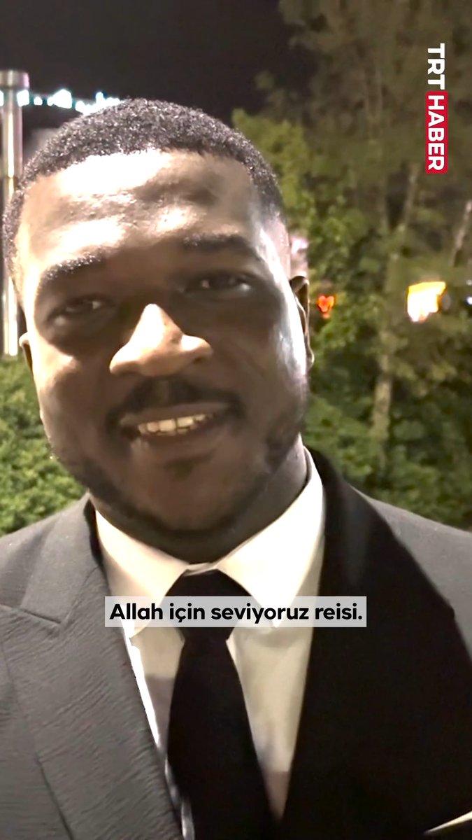 Recep Tayyip Erdoğan Üniversitesi Tıp Fakültesi'ni dereceyle bitiren Ganalı öğrenci: 📌"Tercih yaparken Recep Tayyip Erdoğan ismini gördüm ve direkt seçtim. Dünya lideri Recep Tayyip Erdoğan ile tanışmak gurur verici."