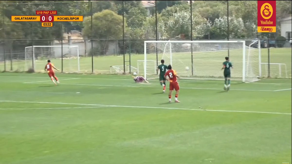 Galatasaray U19 takımı, Abdullah Satılmış'ın asisti ve Ada Yüzgeç'in golüyle Kocaelispor maçında 1-0 öne geçti.