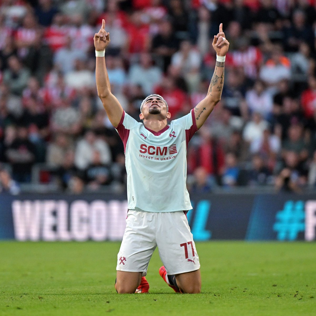 🤩🇻🇪 The moment Gleiker Mendoza (24) scored on his UEFA Champions League DEBUT! ✅ He started his career in the second division of Venezuelan football... a dream debut in the competition for Shakhtar Donetsk. 👏