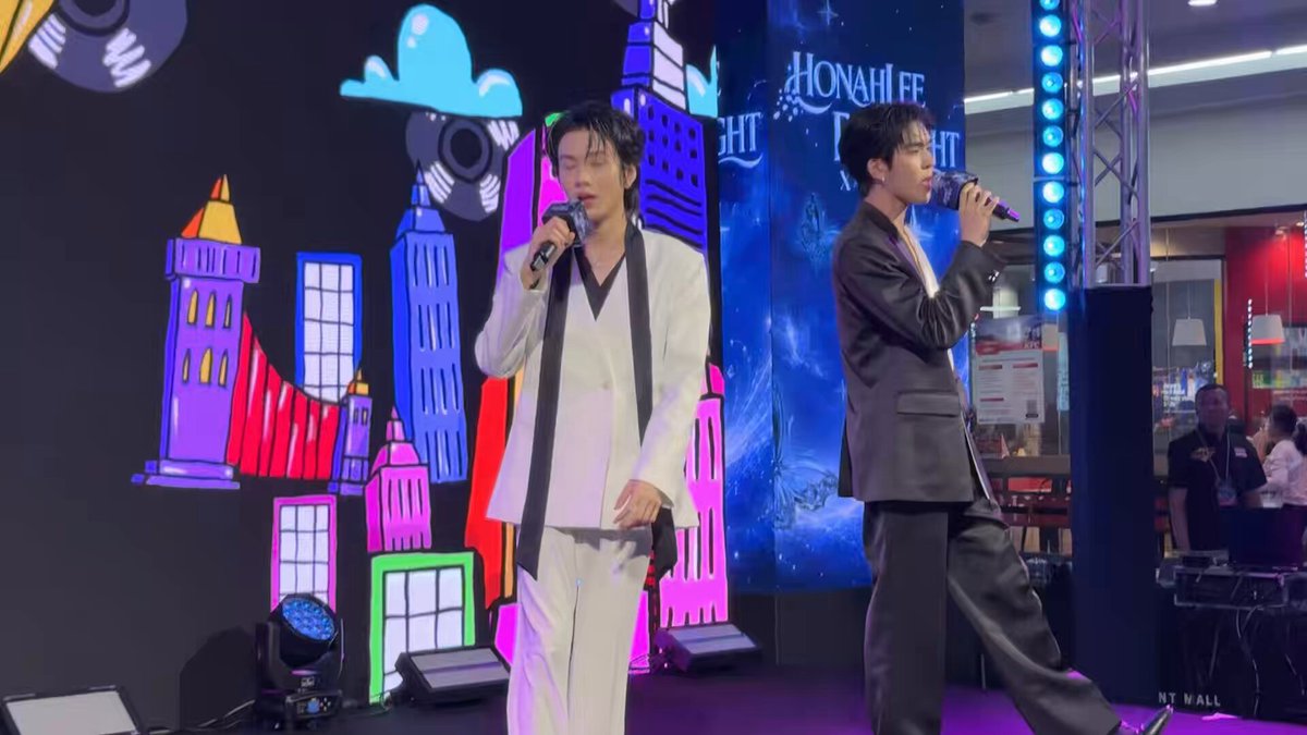 ขอขอบคุณ HONAH LEE ที่ให้เกียรติ “อู่อู๋” Auau (THIRD Tharit) และ “เซฟ” savewrg (WAN Ashawin) ได้มาร่วมกิจกรรมงานในวันนี้นะคะ 🥰 ขอขอบคุณแฟน ๆ ทุกคนที่มาเจอกัน รวมถึงแฟน ๆ ที่ส่งกำลังใจมาให้ทั้งสองคนด้วยนะคะ 🫶🏻✨️ #HONAHLEEEVERLIGHTXAuauSave