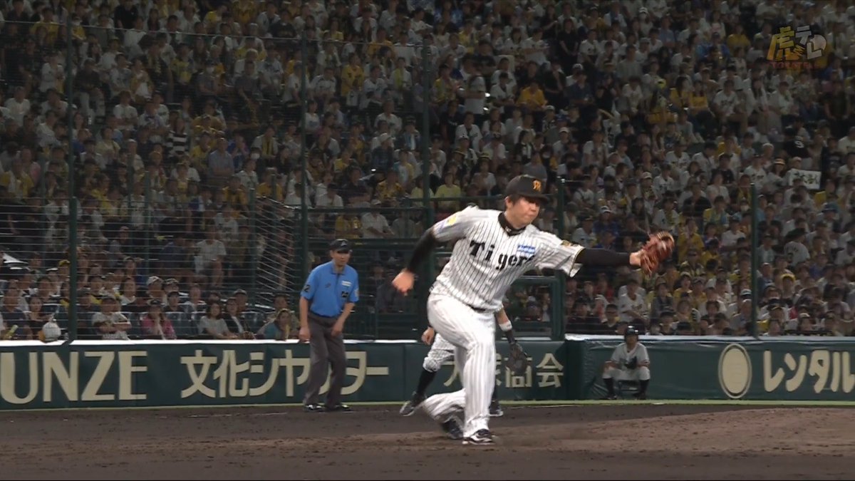 9回表、痛烈なピッチャーライナーを好捕する才木投手！