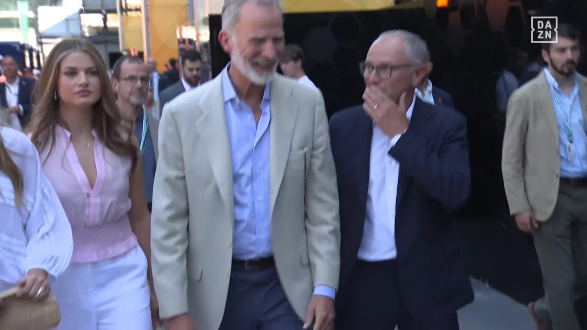 🙌 Su Majestad el Rey Felipe VI, con las infantas Leonor y Sofía en #MADRING 🙌 #EspañaDAZNF1 🇪🇸