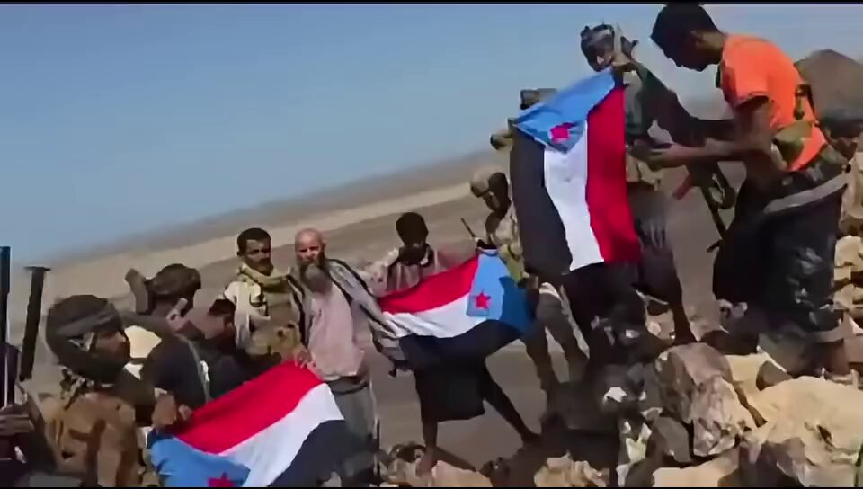 المقاومة الجنوبية تدخل على خط المعركة ، وتظهر من باب المندب ومن منطقة ذباب بالتحديد .. عشان تفهم الوضع اليمني تحتاج الى كرتون فوتكا وكرتون ويسكي 🍾 😁🤣