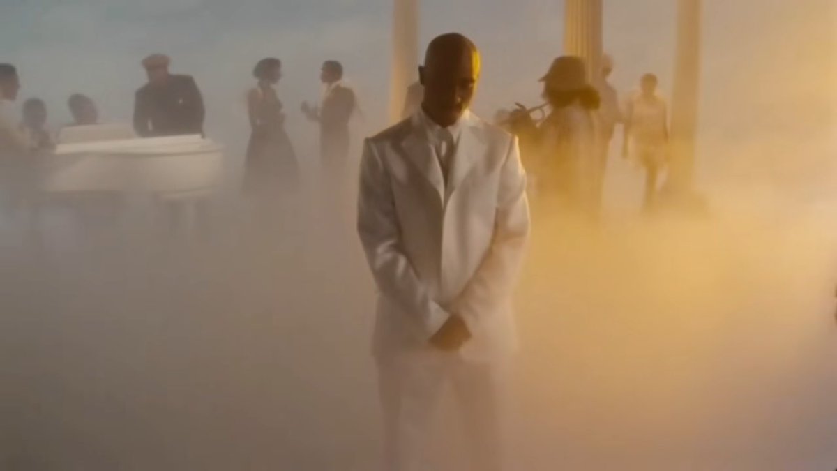Days after 2pac’s death, on September 15th, what was once a scrapped video was previewed on MTV. “I Ain’t Mad Acha” was a video that was shot in May of 1996 that foreshadowed his death and depicted him as an angel in heaven. This video sparked the rumors that he was still alive.