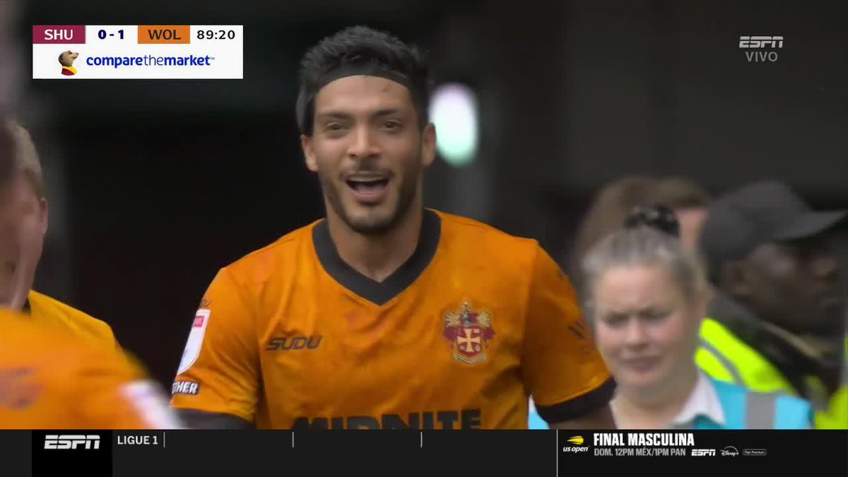 ¡GOL DE RAÚL JIMÉNEZ! Sobre la hora, el mexicano apareció para anotar su tanto para los Wolves en la visita a Sheffield United por la fecha 7 de la #Championship. 📺 #DisneyPlus Plan Premium