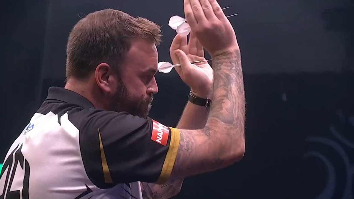 SMITH DUMPS OUT GEZZY! It's another decider in Antwerp, with Ross Smith halting a late charge from Gerwyn Price to beat the Welshman and confirm his spot in tonight's quarter-finals! 👏 📺 #ET13