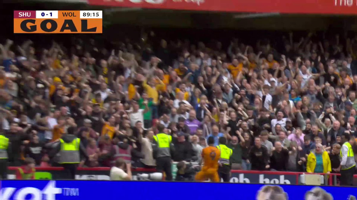 🚨🤯 RAUL JIMENEZ WITH A LAST-MINUTE WINNER FOR WOLVES AGAINST SHEFF UTD! The Mexican striker came off the bench to score in the 90th minute and give his team a dramatic 1-0 victory in the EFL Championship! 🏴❤️🐺