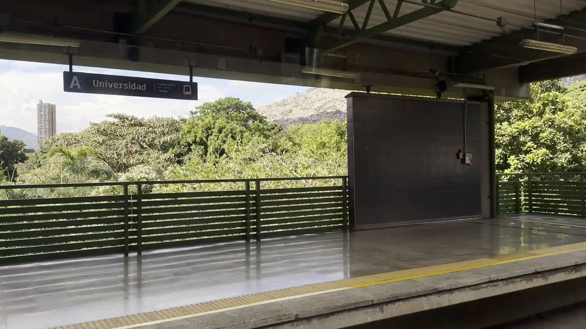 🚈💚 Dominguito de recorridos buenos… ✨ ¿Este qué te parece? 👀 ¡Buen domingo! 🙌🏽☀️ #MetroDeMedellín