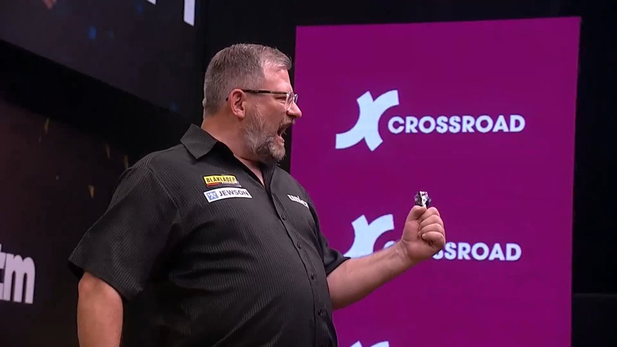 THE MACHINE MOTORS ON! 🤖 There's something in the water! A fifth successive match serves the full distance in Antwerp, with James Wade the player advancing this time following victory over Rob Cross! 📺 #ET13
