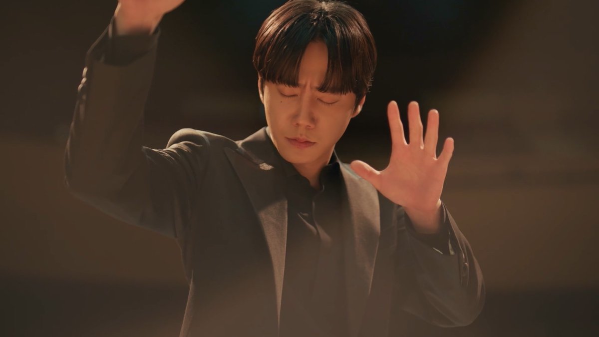 '죽음의 무도' 지휘자로 컴백한 최정요 ...를 본 비오의 심경을 서술하시오😭 #포핸즈 #송강 #이준영
