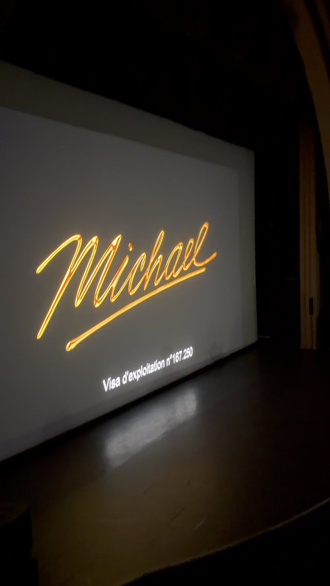 Avec cette ultime projection spéciale, le #GrandRex franchit le cap symbolique des 70 000 entrées pour #Michael. Et ça, c'est grâce à vous ! Rendez-vous dans un peu plus d'un a pour découvrir ensemble le deuxième biopic sur #MichaelJackson. 🔥