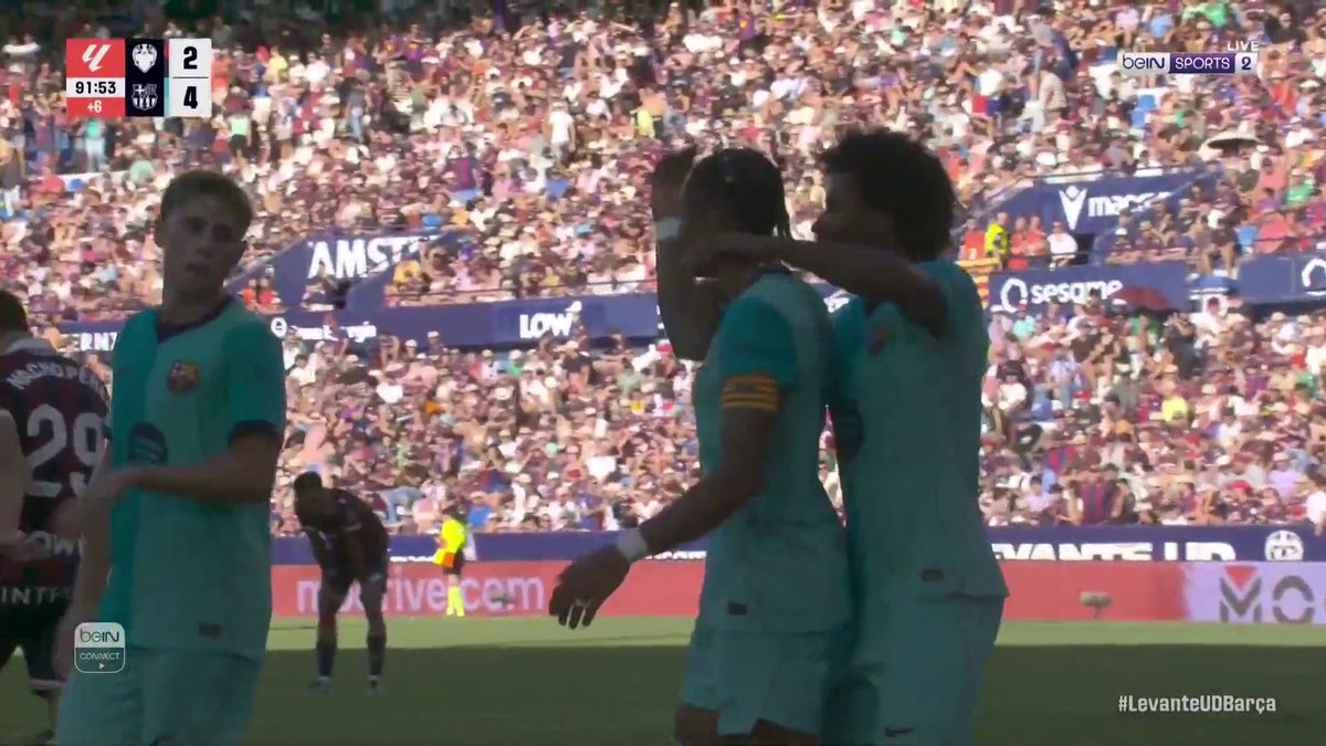 كريم أديمي يسجل الهدف الرابع لبرشلونة #الدوري_الإسباني