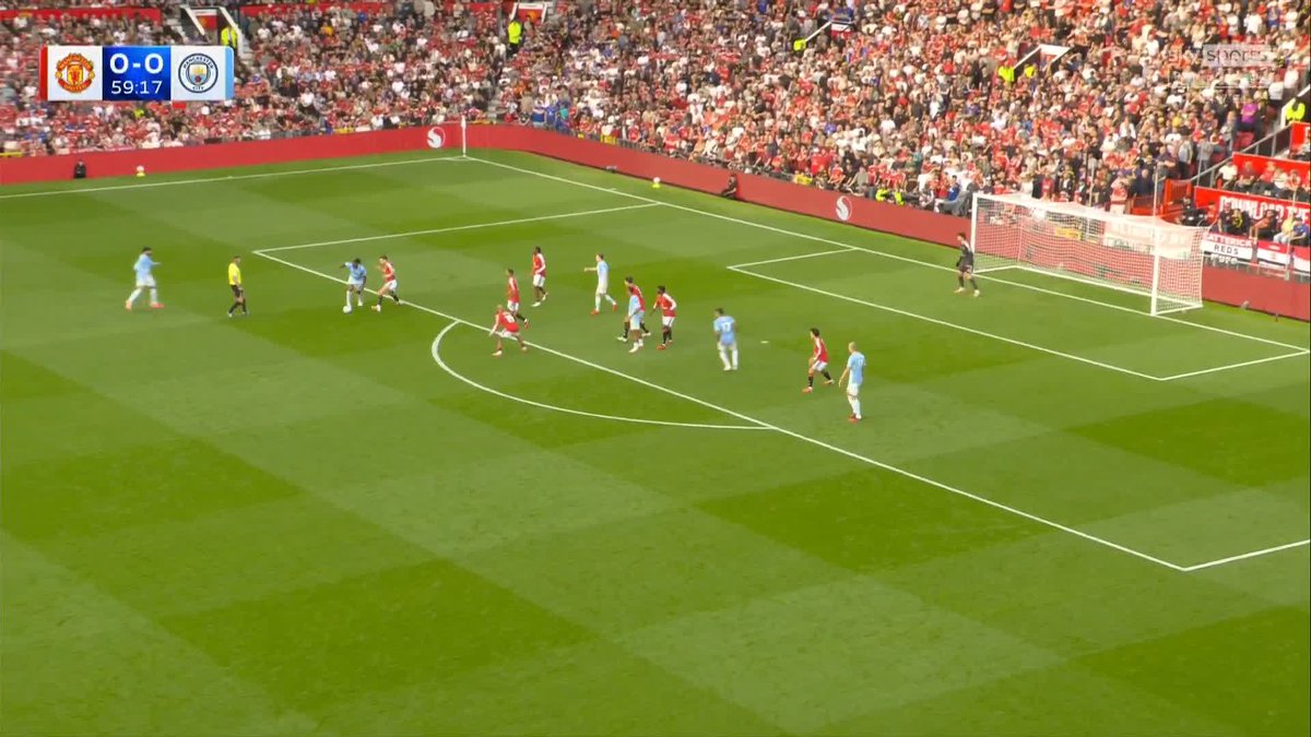 Erling Haaland has put Manchester City ahead in the derby after a VAR check ⚽️